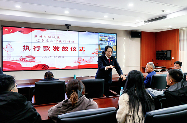 4���Z���i������������