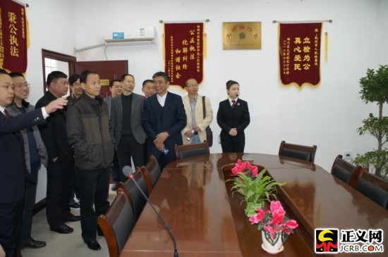 ����:ϵ�С�С���(xi��ng)���A��Ⱥ���M��