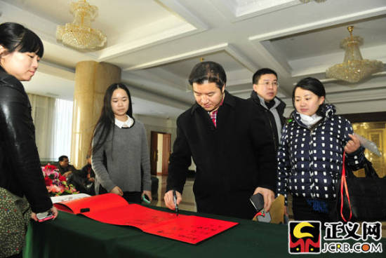 ���x�����C��(ji��ng)��Y�u(p��ng)�x�F(xi��n)��(ch��ng)���e����