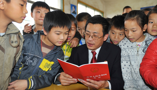 ���ϼκ̿h�z��Ժ�M(j��n)С�W(xu��)�n�����v����֪�R(sh��)