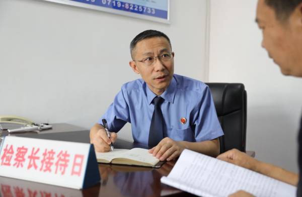 張立新:行政機(jī)關(guān)的“法治參謀”
